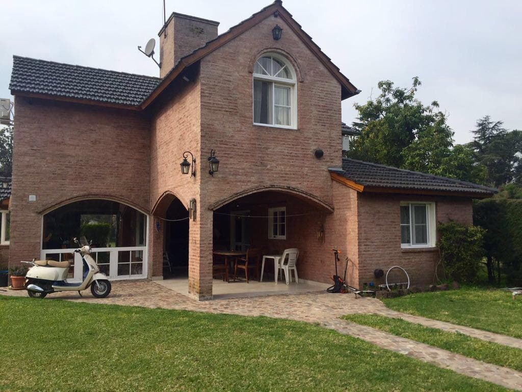 Alquiler Anual Casa 5 amb amoblada con Pileta Club Privado Loma Verde Escobar - 2