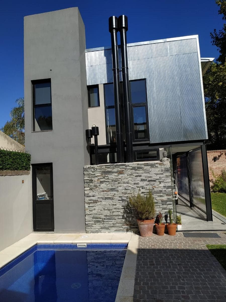 Casa de 4 Ambientes en Venta en Burzaco - 1