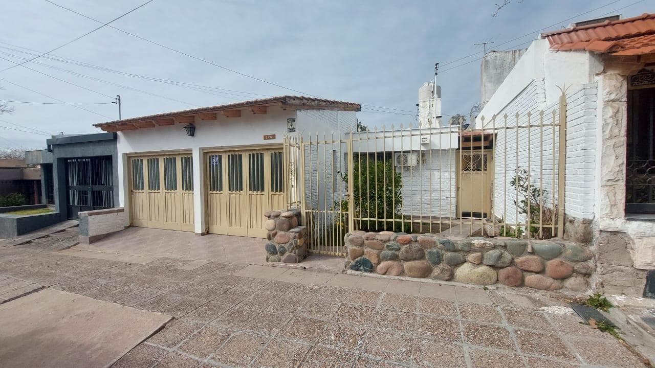 Casa en Godoy Cruz - 1