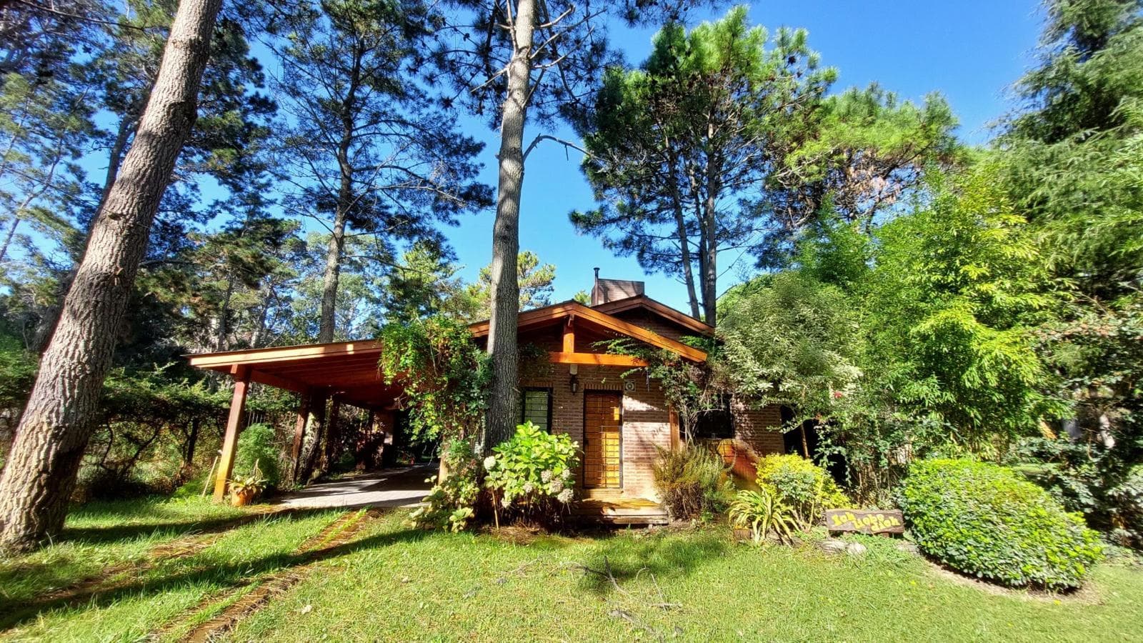 Casa en venta - 3 Dormitorios 2 Baños - Costa del Este - 1