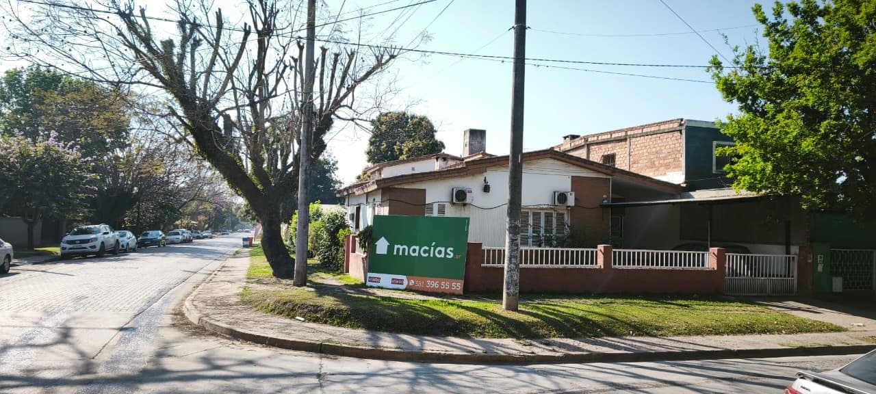 Casa con destino comercial en venta en una esquina estratégica de Yerba Buena - 1