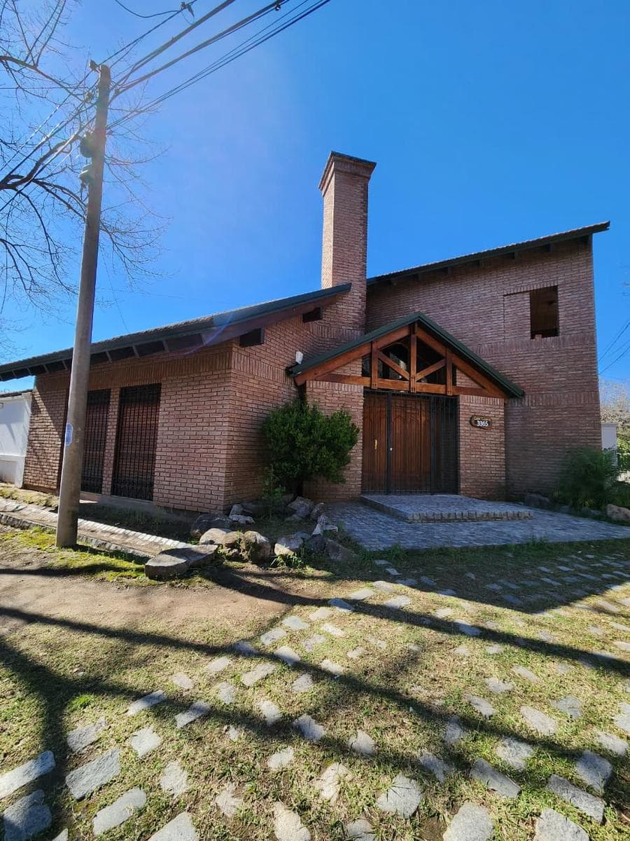 Alquiler Comercial Casa de 430 m² en Jockey Club, a metros del Paseo del Jockey - 2