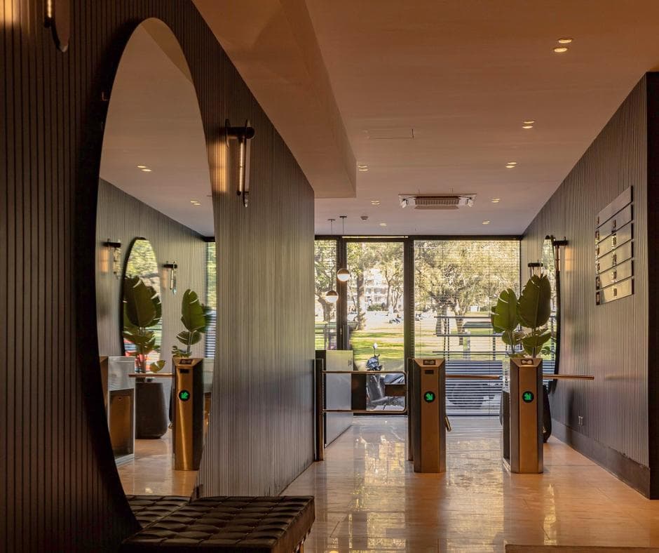 Oficina Premium en alquiler a Estrenar con Terraza y 4 Cocheras frente al Parque Las Heras - 2