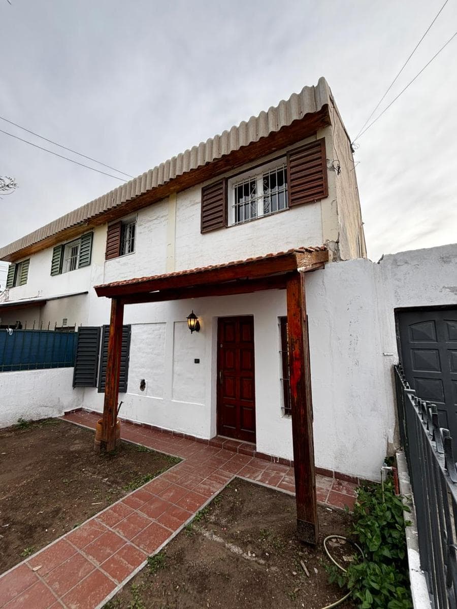 Duplex de 3 dormitorios en Barrio Villa Muten - 1