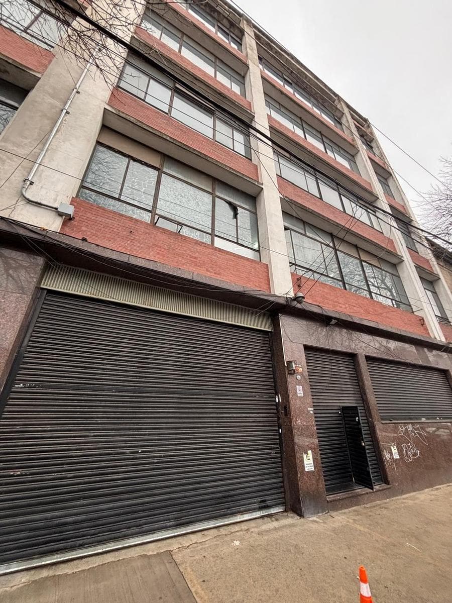 Espectacular galpon de 6680 m2 !! Plantas de 1200m2. Montacargas, Ascensor y Acceso vehicular. - 2