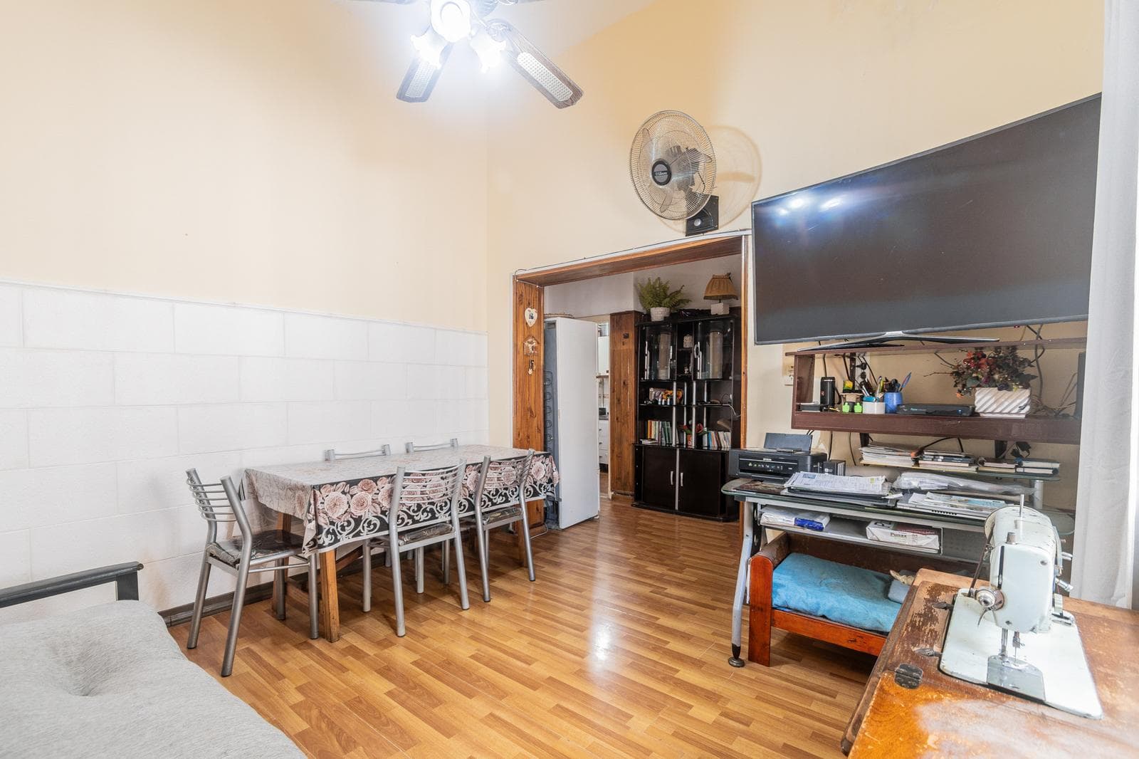 PH en venta en Acassuso en PB con terraza, baulera, patio de ingreso, frente al hospital central. - 1