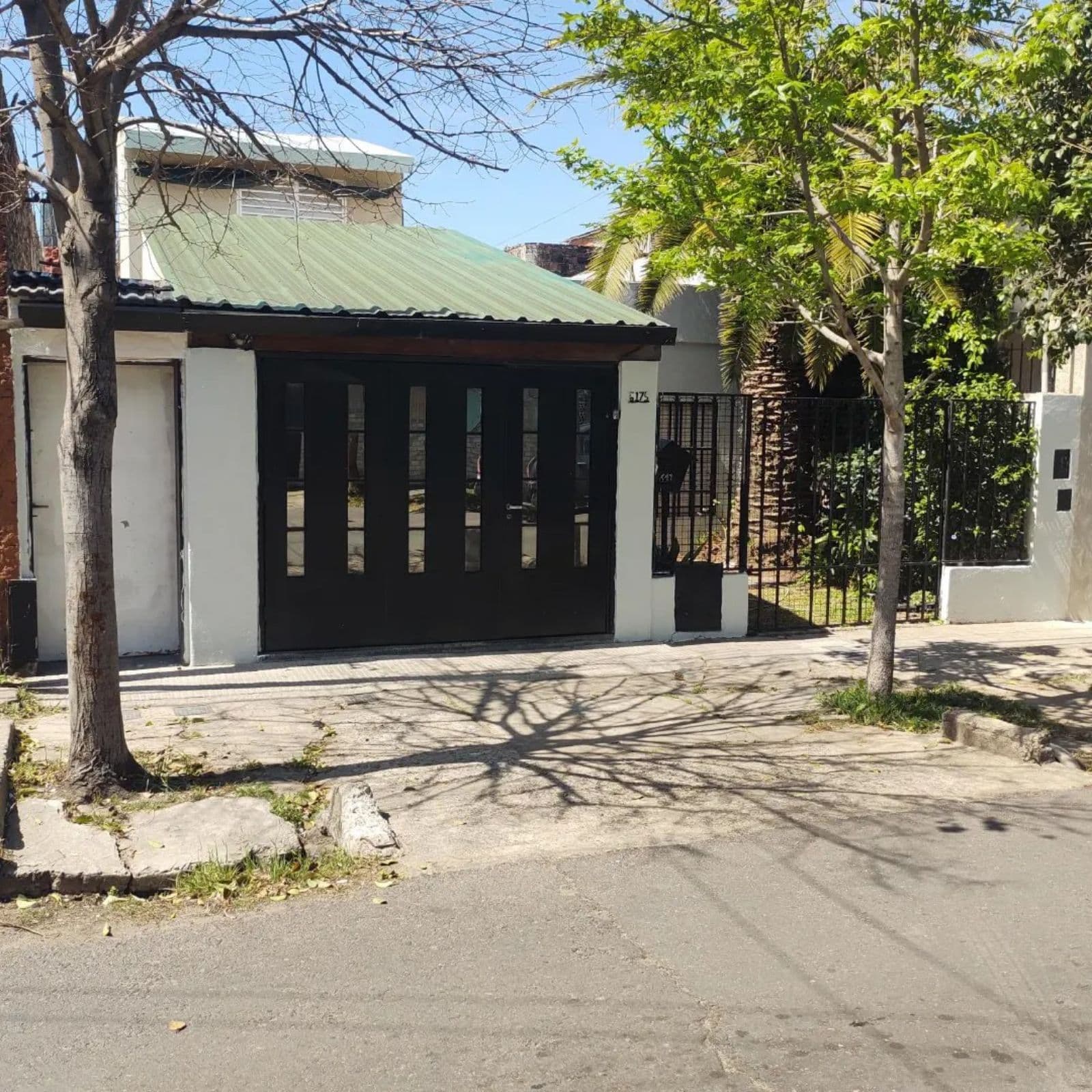 Hermosa propiedad al frente en zona sur - 1