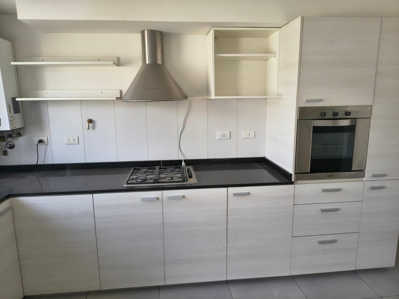 ALQUILER - DEPARTAMENTO DE 3 HABITACIONES - TERRAZA CON PARRILLA Y BALCÓN - NEUQUÉN CAPITAL - 1
