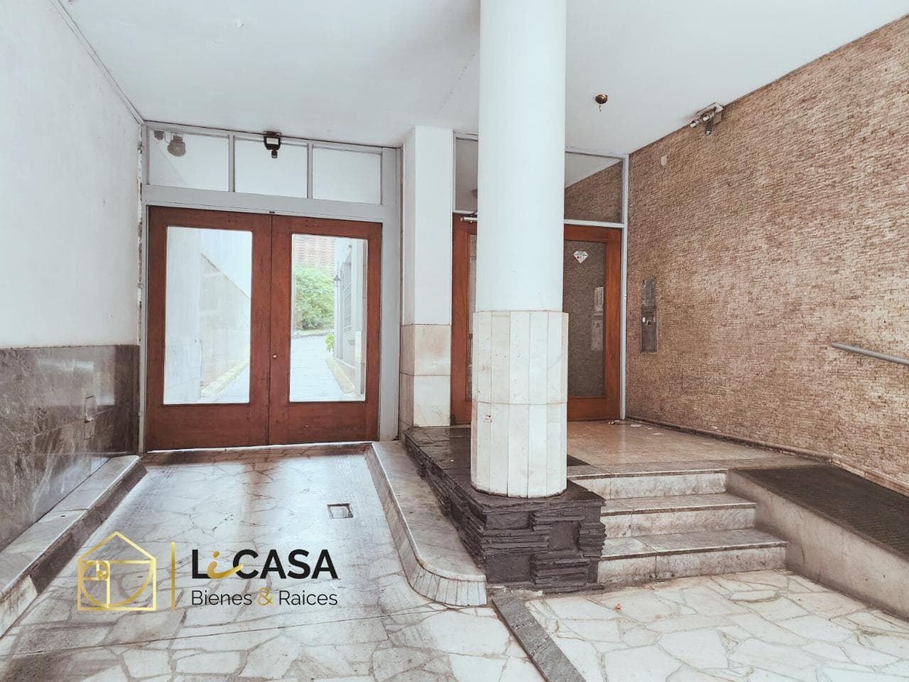 Venta Departamento 3 Dormitorios - Terraza - Cochera - Dep. de Servicio - Semipiso - Nueva Córdoba - 2