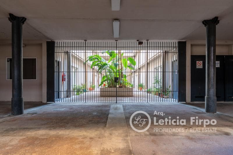 Ph de tres plantas con patio y terraza en hermoso edificio, Casco Histórico. - 2