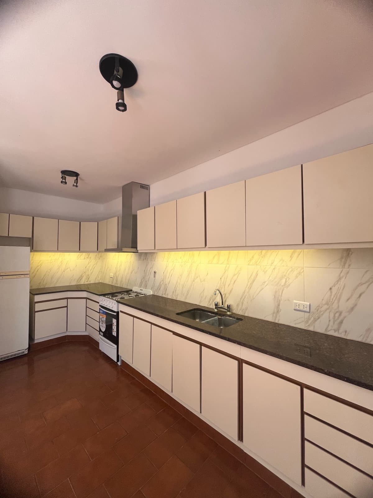 Casa 3 ambientes en venta en Villa Sarmiento - 1