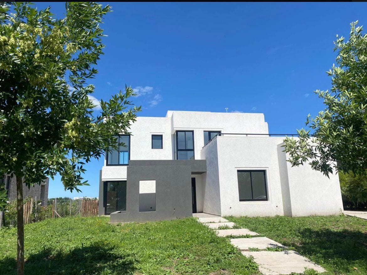 Venta Casa - El Canton - Barrio Golf - 6 ambientes - 1