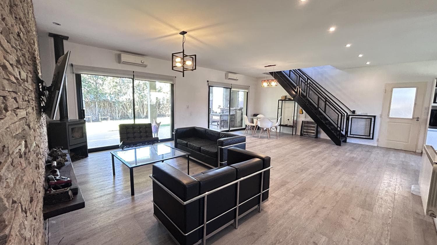 Casa en venta en lote central en La Cuesta de 6 ambientes - 1