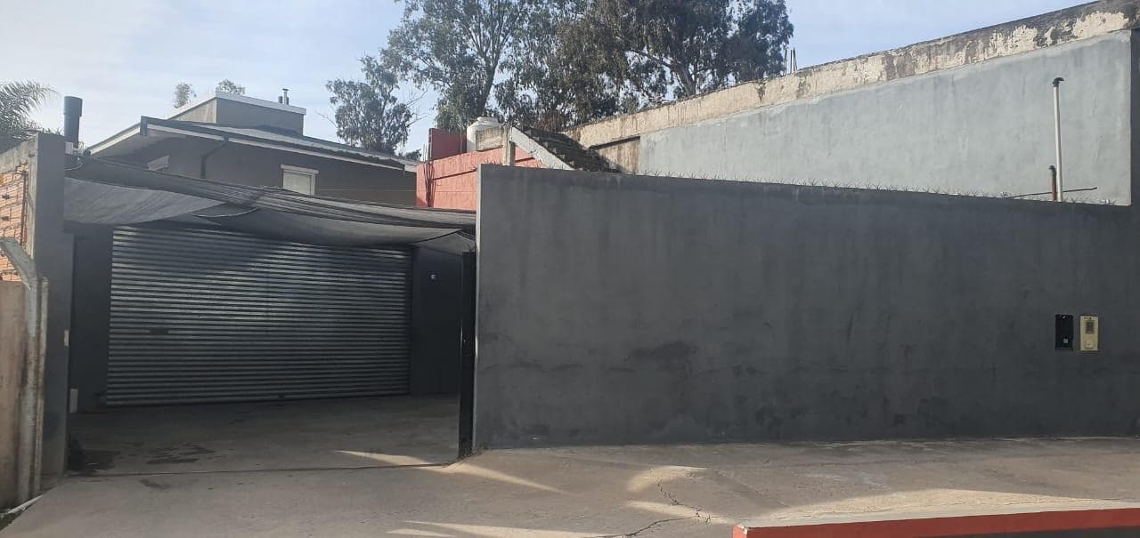 GALPÓN COMERCIAL - 1