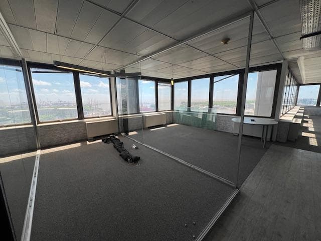 Alquiler Oficina en Torre Triple A Edificio Corporativo Vista Rio Catalinas Centro - 1