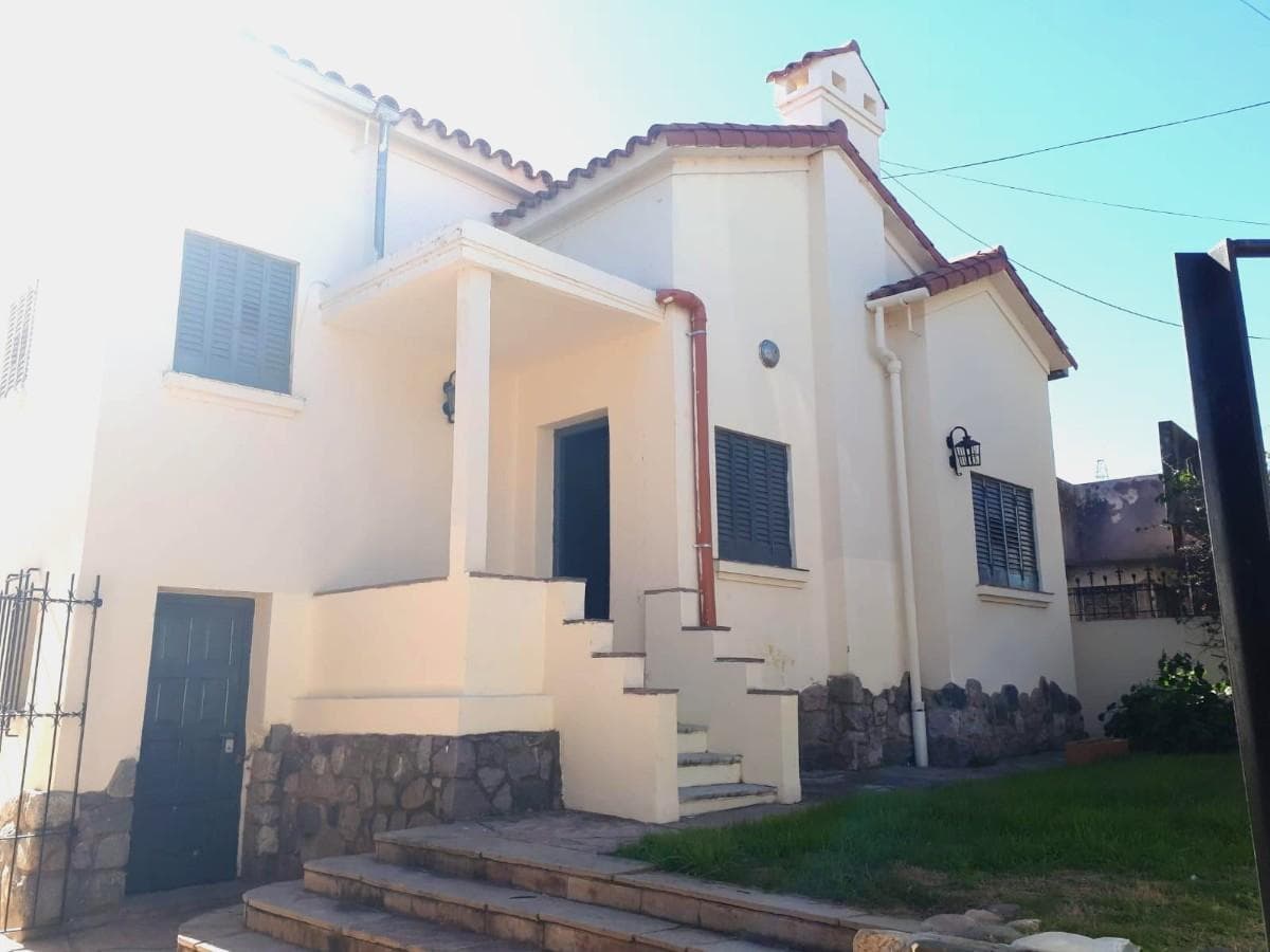 Hermosa casa en Parque San Vicente apta crédito Banco Nación - 1