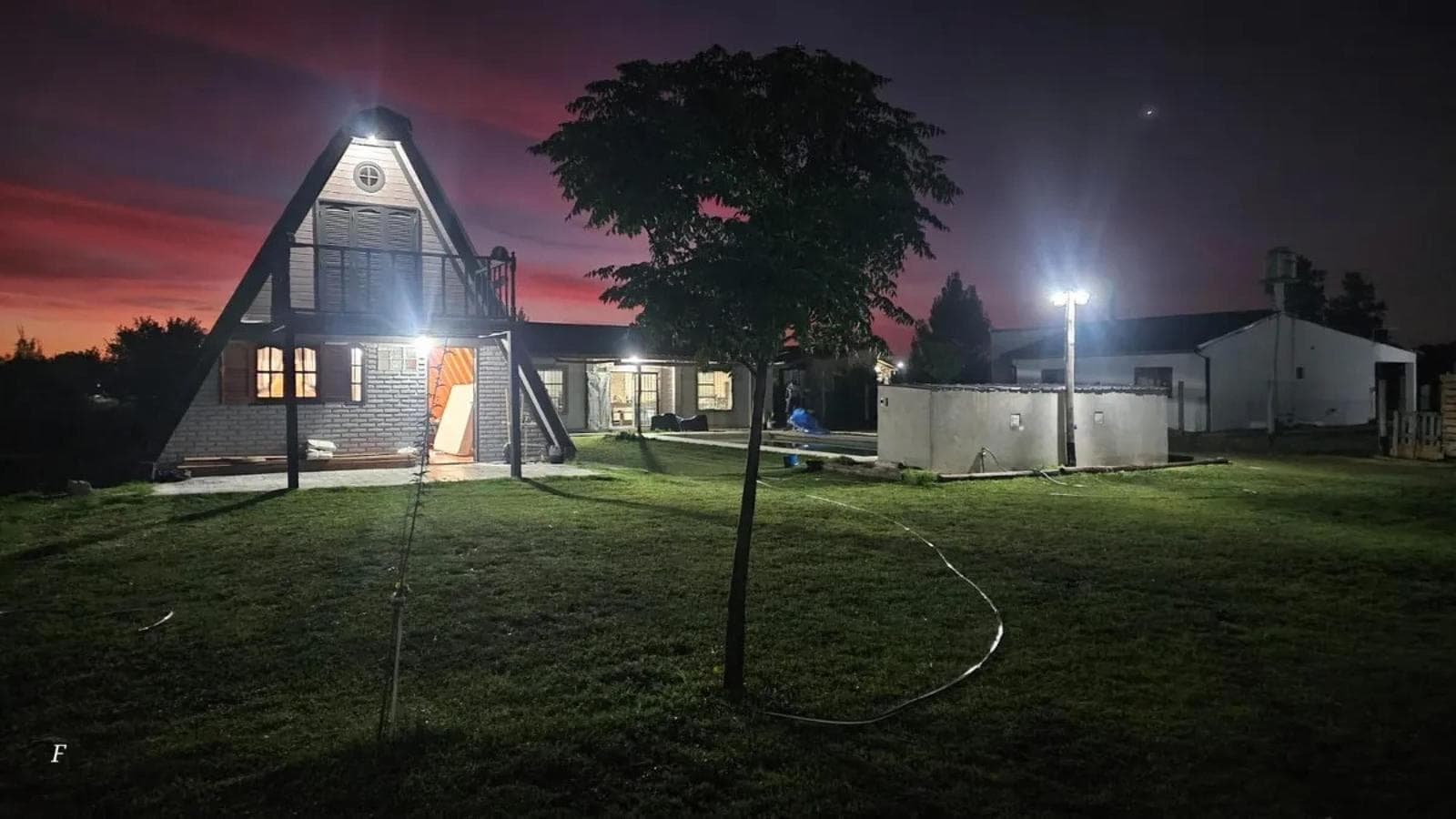 Casa en venta - 3 Dormitorios 2 Baños - Florencio Varela - 1