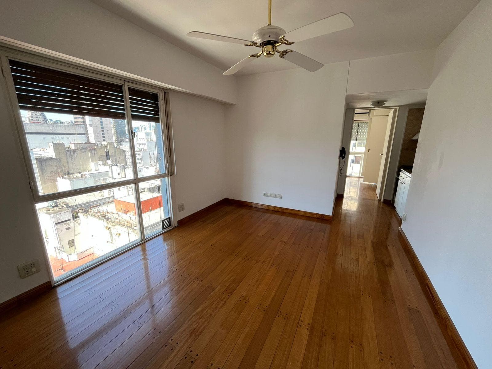 Departamento 2 ambientes en Alquiler con cochera - 1