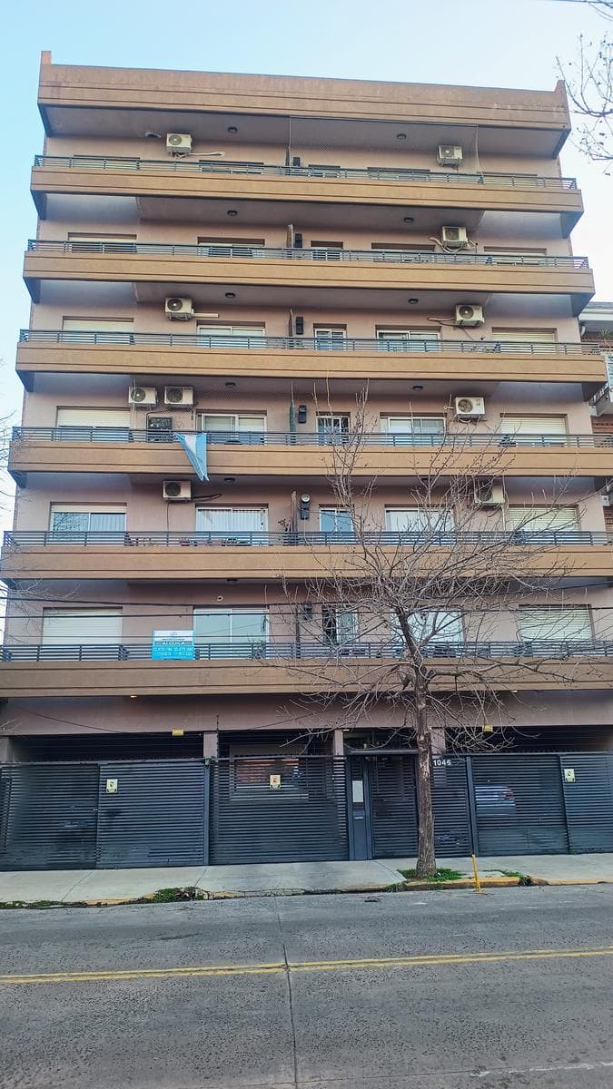 Lindísimo 2 ambientes con cochera en alquiler anual. Tigre - 1