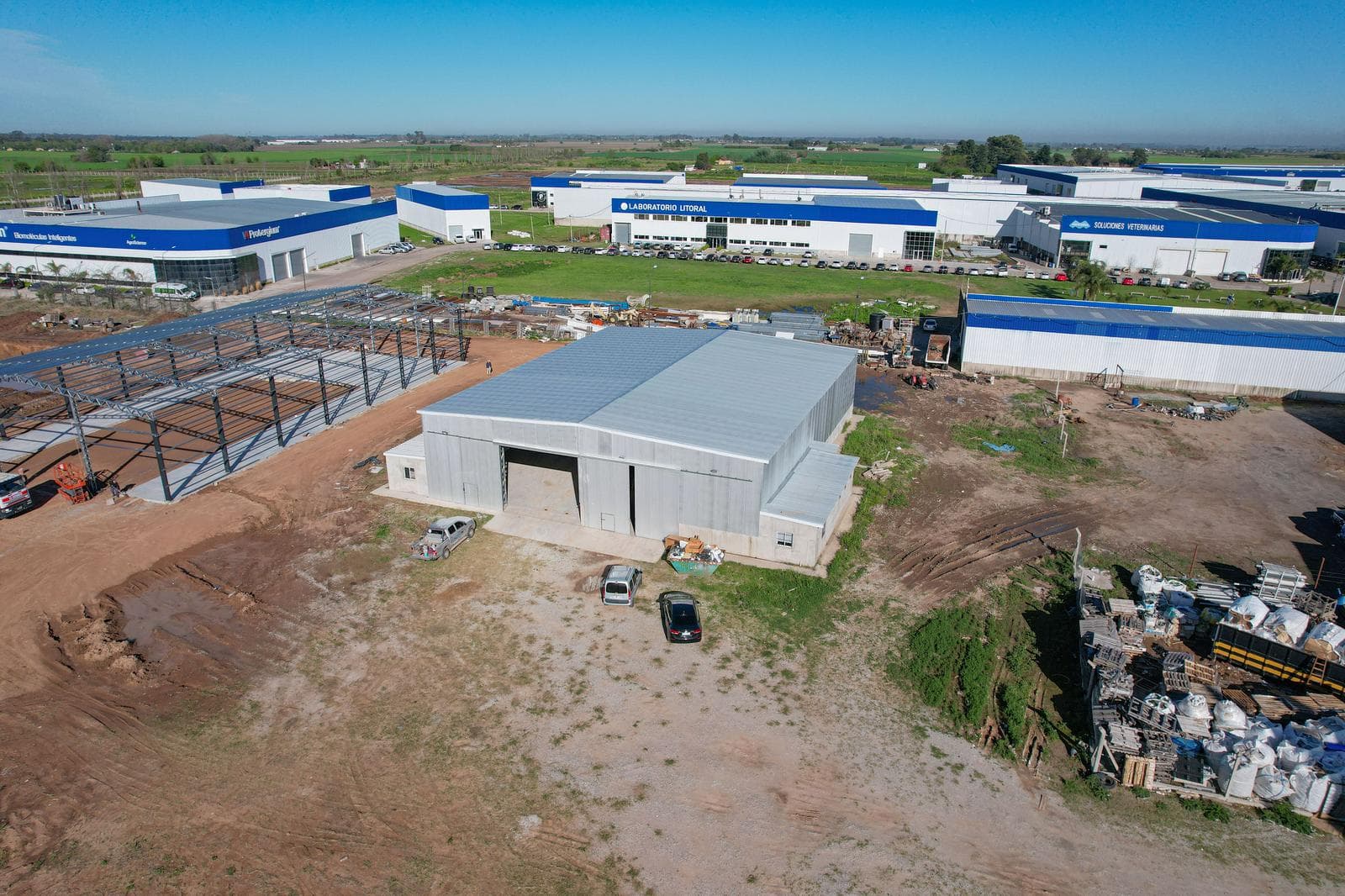 Galpón en Alquiler 360m2 Sobre Colectora Autopista Rosario/ Buenos Aires - 1