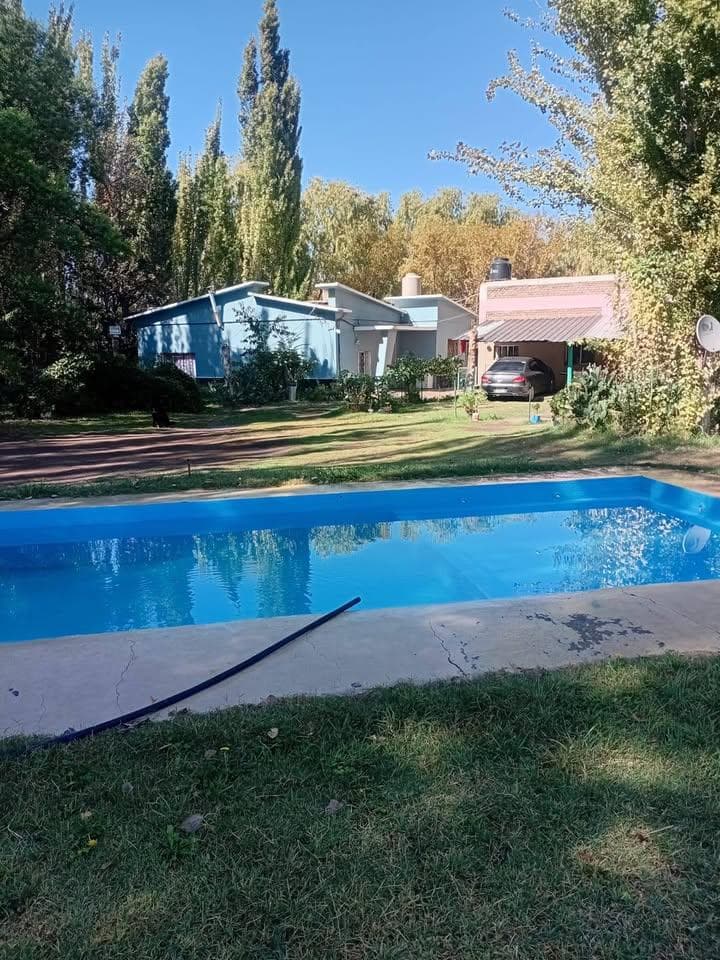 Vende Casa Quinta por Ruta 22 en Allén - 1