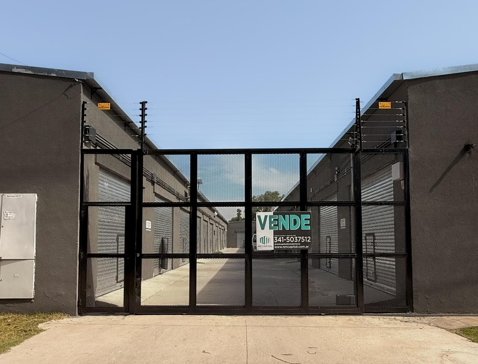 Galpón / Depósito Fisherton Vende - 1