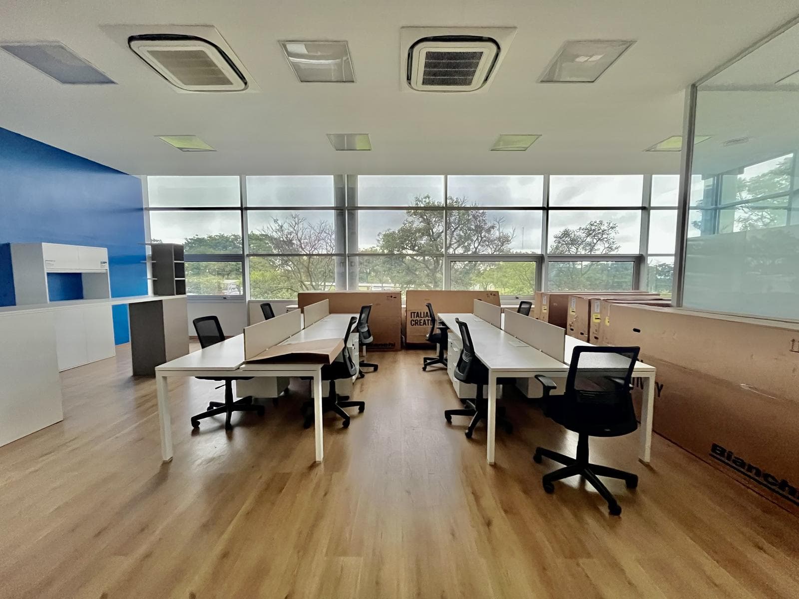 Oficina en Av. Peron - 1