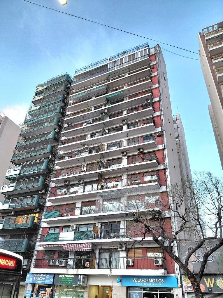 Apto Crédito - 4 ambientes Baño y Toilette - Dependencia - Lavadero - Balcón - Apto Profesional - 1