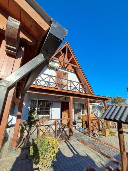 Departamento en venta - 3 Dormitorios 2 Baños - Trelew - 1