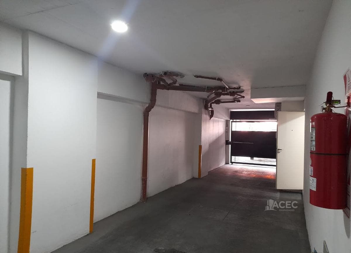 Venta - Cochera - Rep. De La Sexta - 1