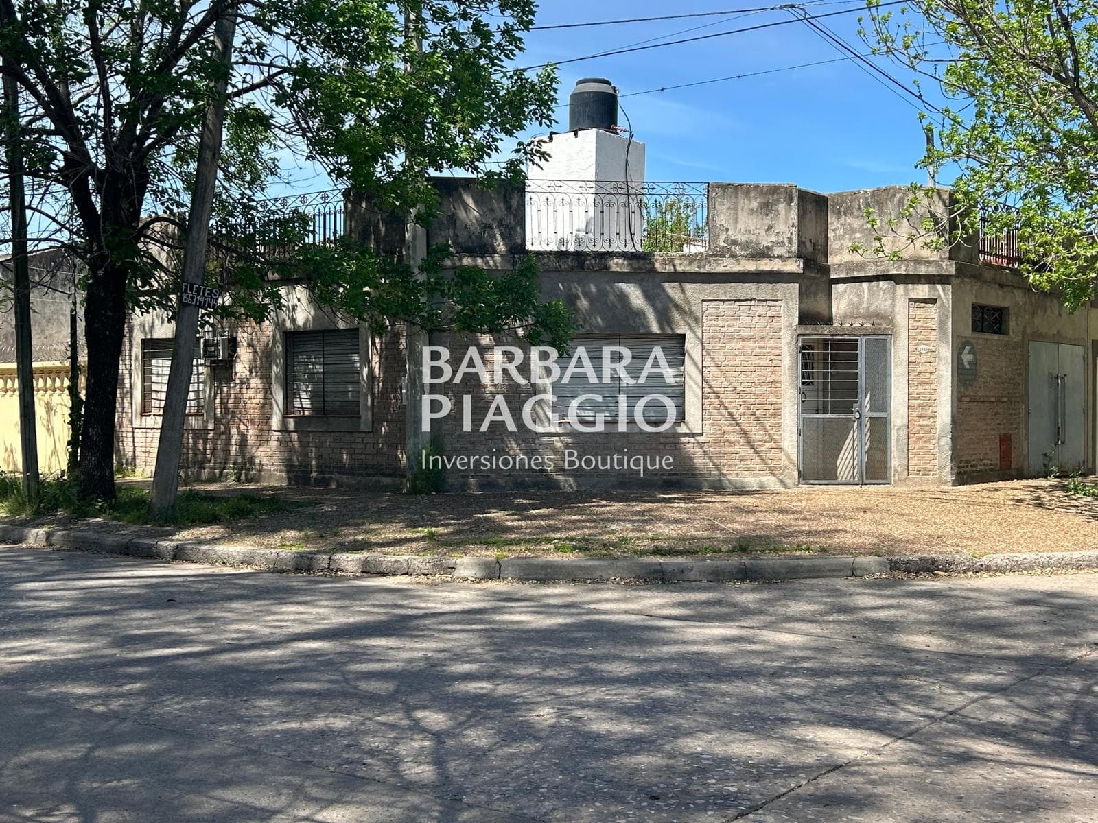 CASA 3 DORMITORIOS - Juan de Garay y San Juan - 1