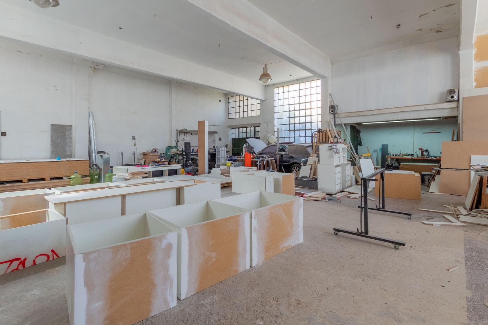 VENTA Depósito con doble altura y oficina en Villa Lynch PERMUTA - 1