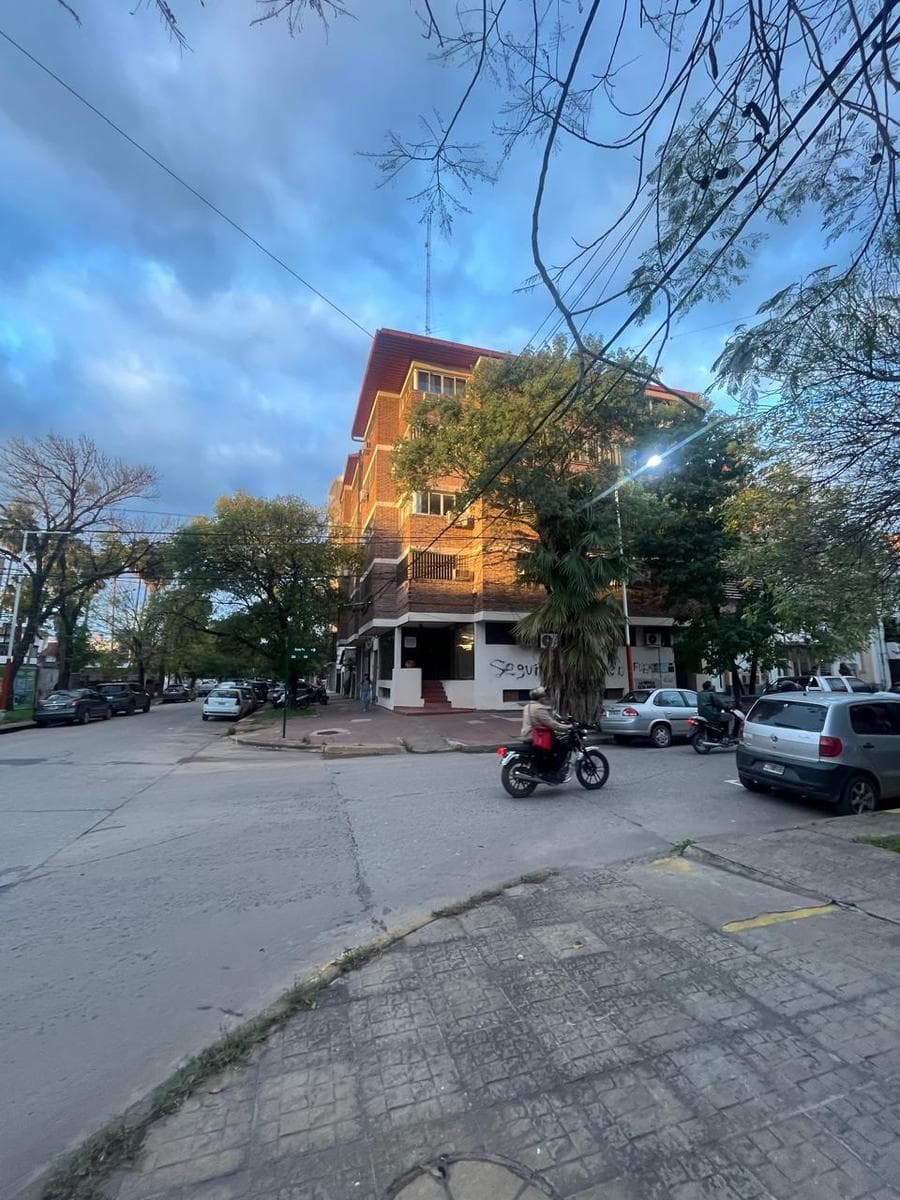 Oficina en Venta – Edificio Rocha - 1