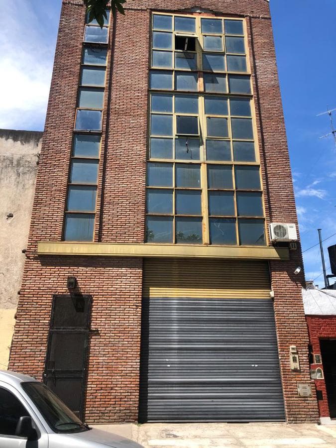 DEPOSITO COMERCIAL 600 M2 EN CABALLITO OPORTUNIDAD - 1