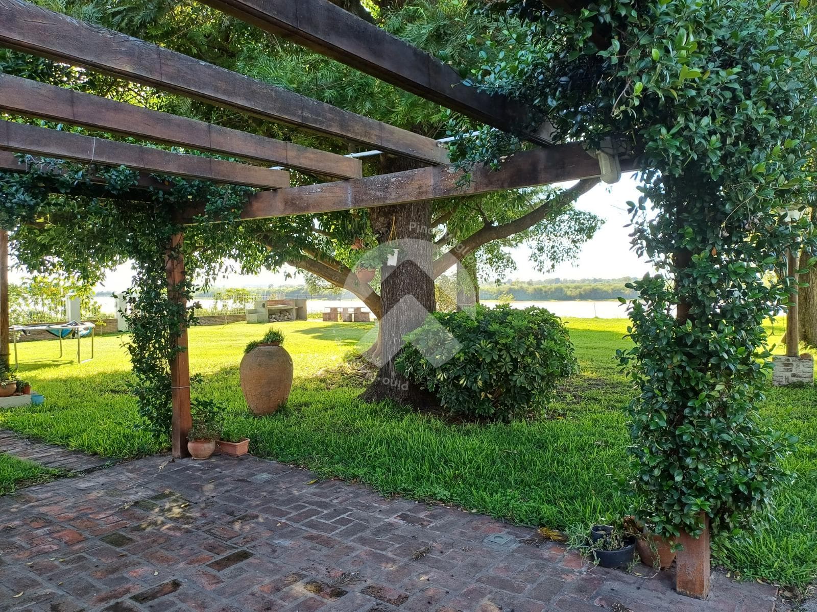 VENTA CASA/QUINTA SOBRE EL RIO - SAUCE VIEJO - 1