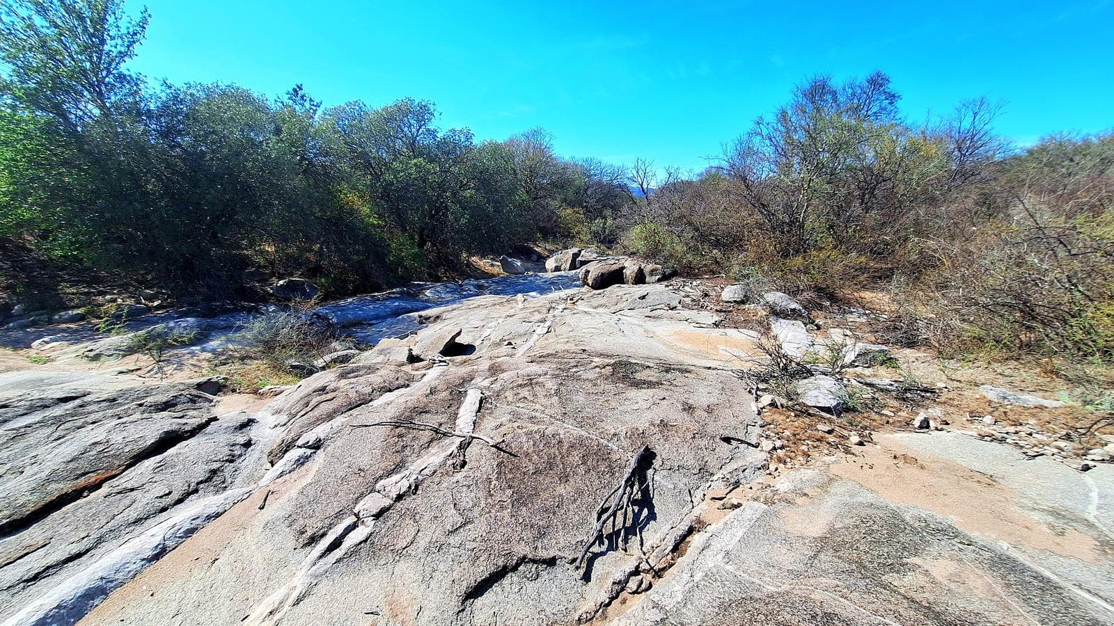 La Cumbre Campo de 205 Has con Titulos en Rio Pintos - 1