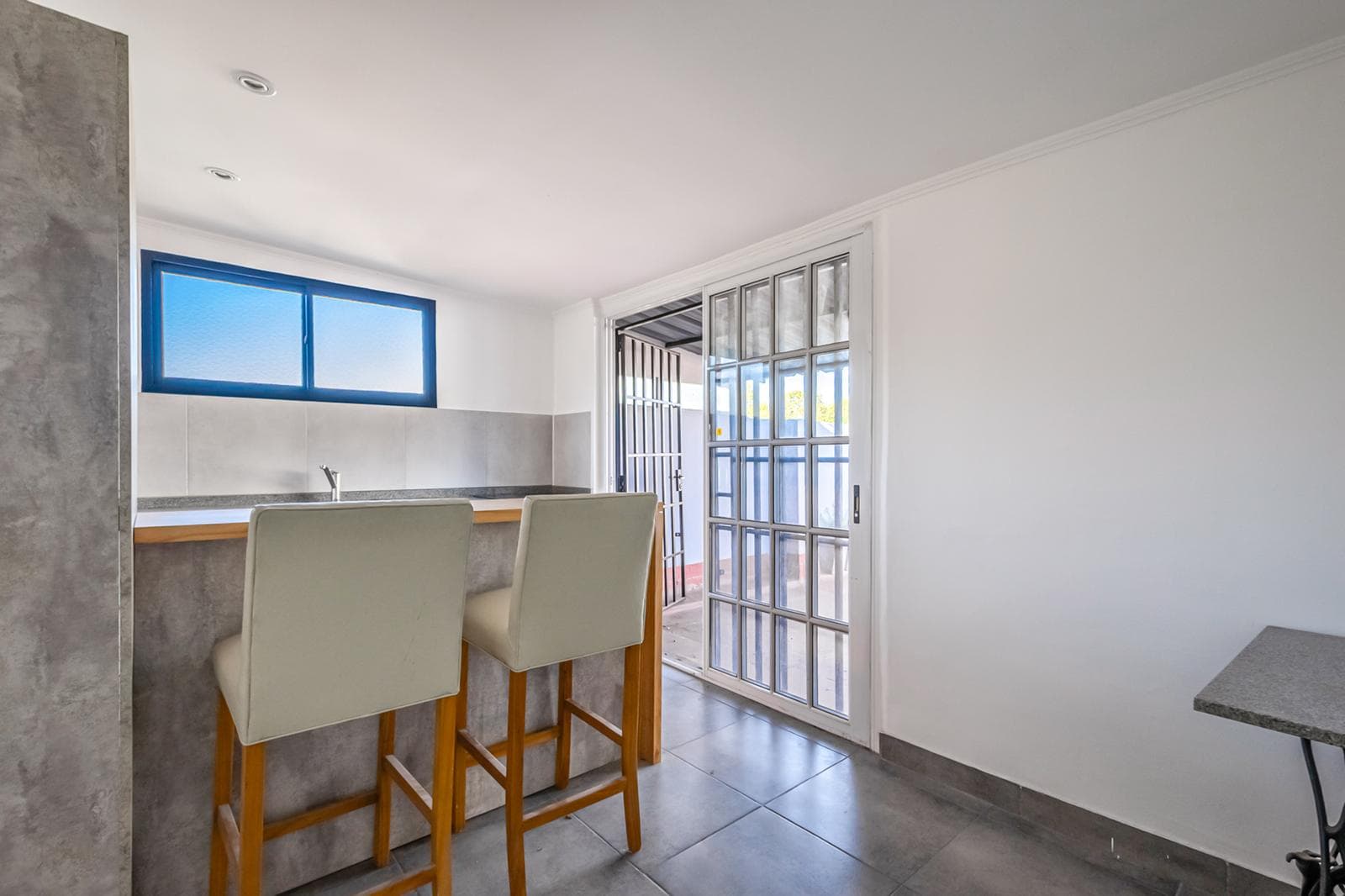 Divino PH de 2/3 ambientes con terraza - 3º piso por escalera - 1