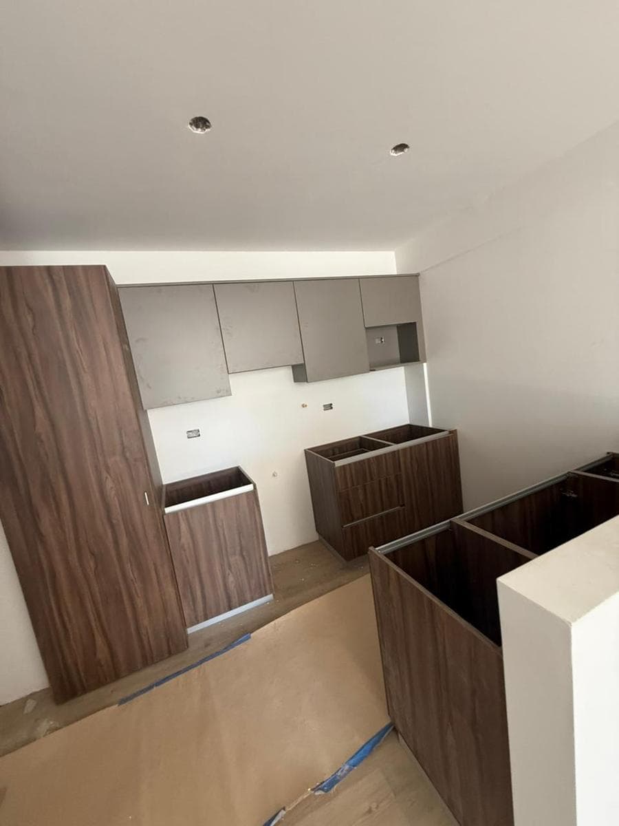 SEMIPISO 3 AMBIENTES VENTA , CON COCHERA FIJA , PARQUE CHAS - 1