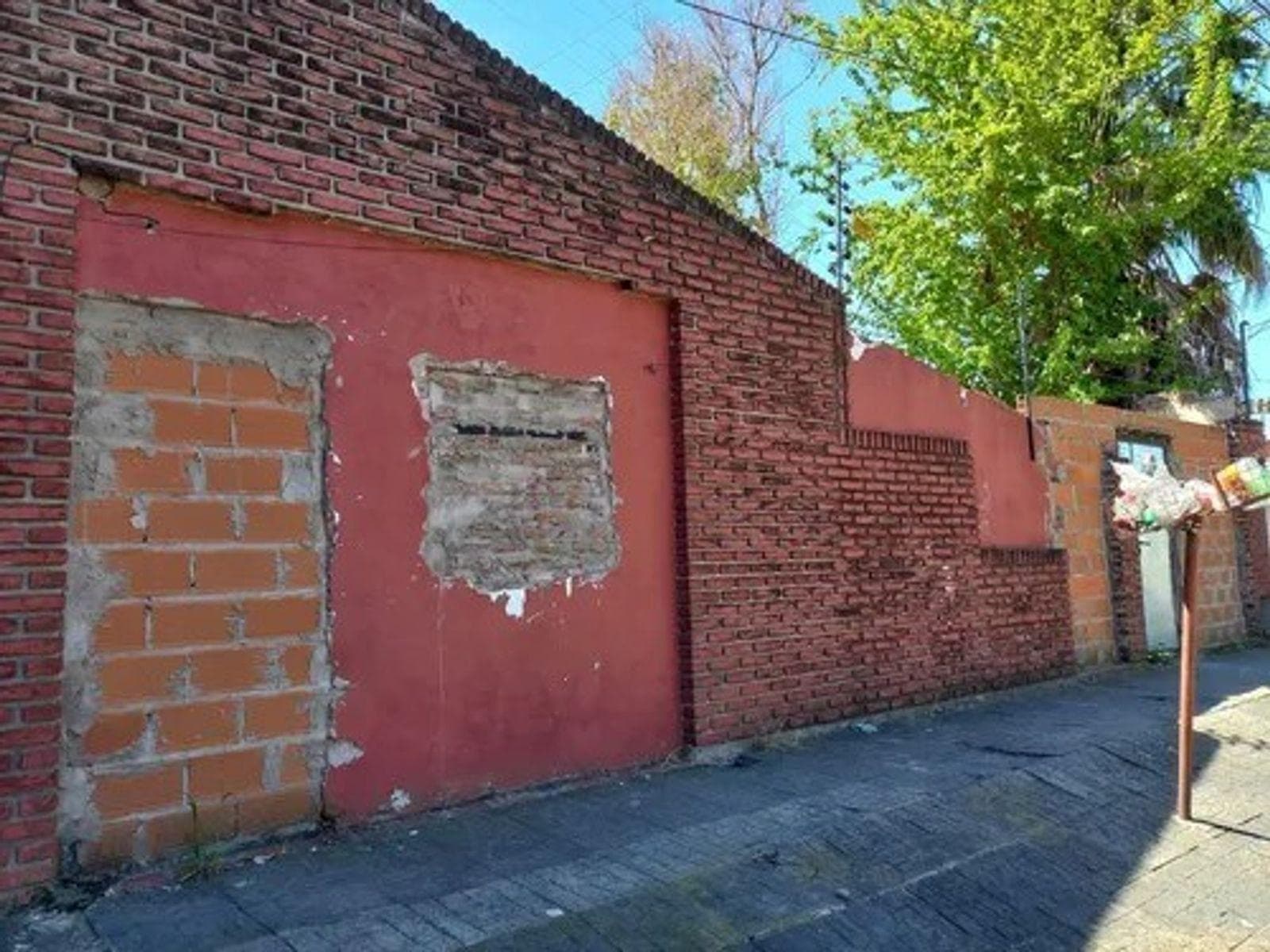 VENTA TERENO LOTE AMPLIO CASTELAR - 1