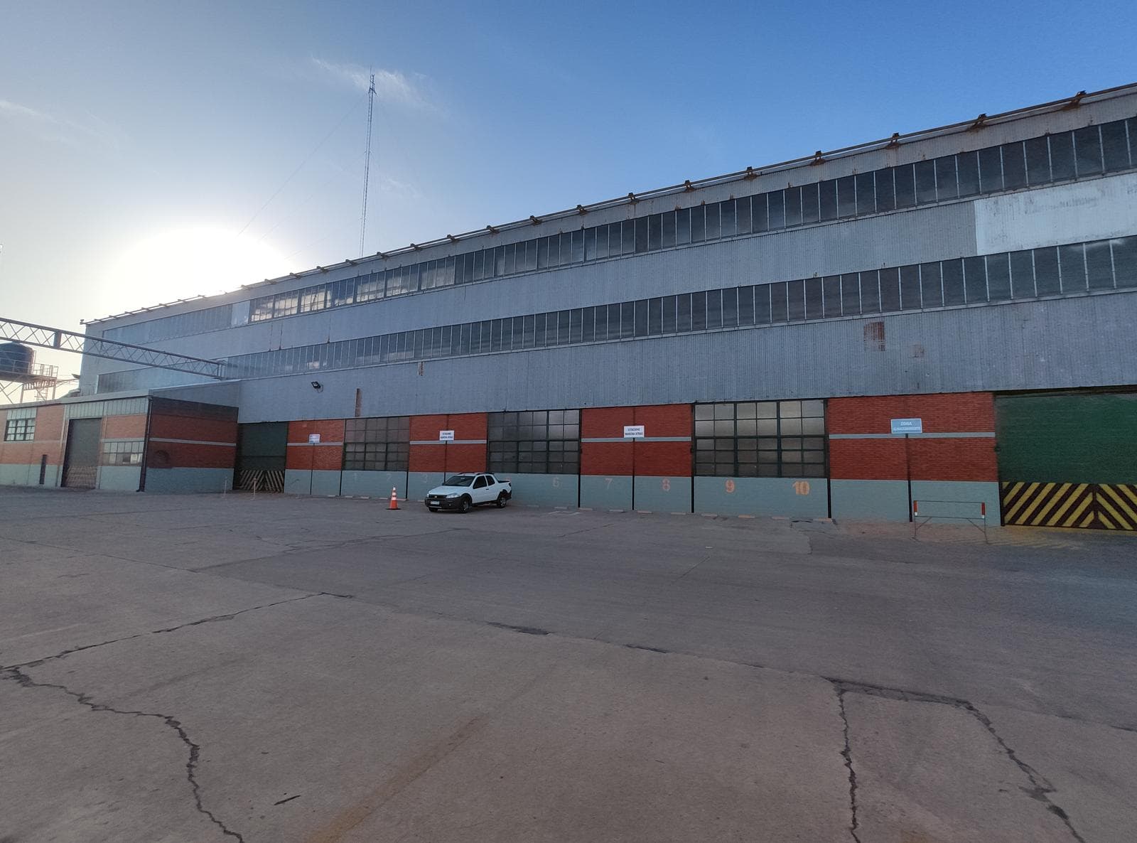 Galpón Nave Industrial en alquiler - UCOMA - 1