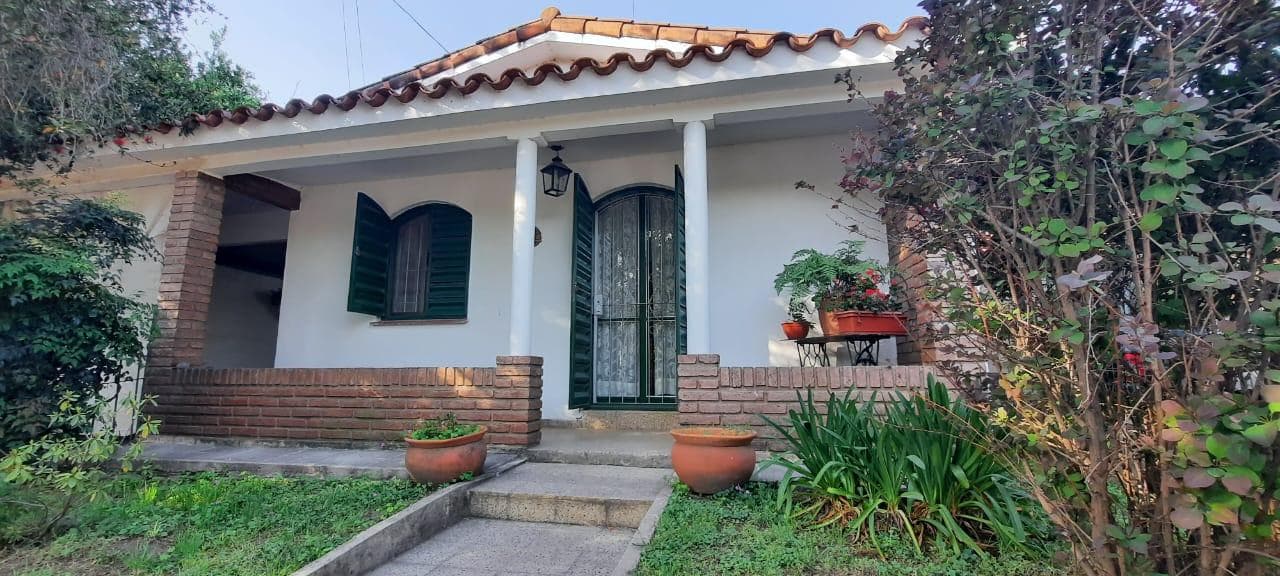 CASA 2 DORMITORIOS APTA CREDITO EXCELENTE UBICACION AMOBLADA - 1