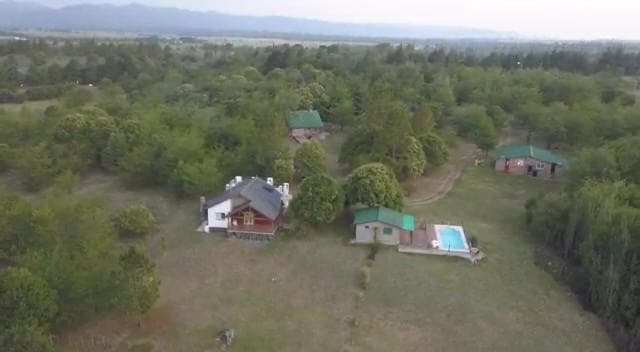 Complejo de 4 Casas de campo con costa de río propia en Reartes (Fondo de comercio activo) - 1