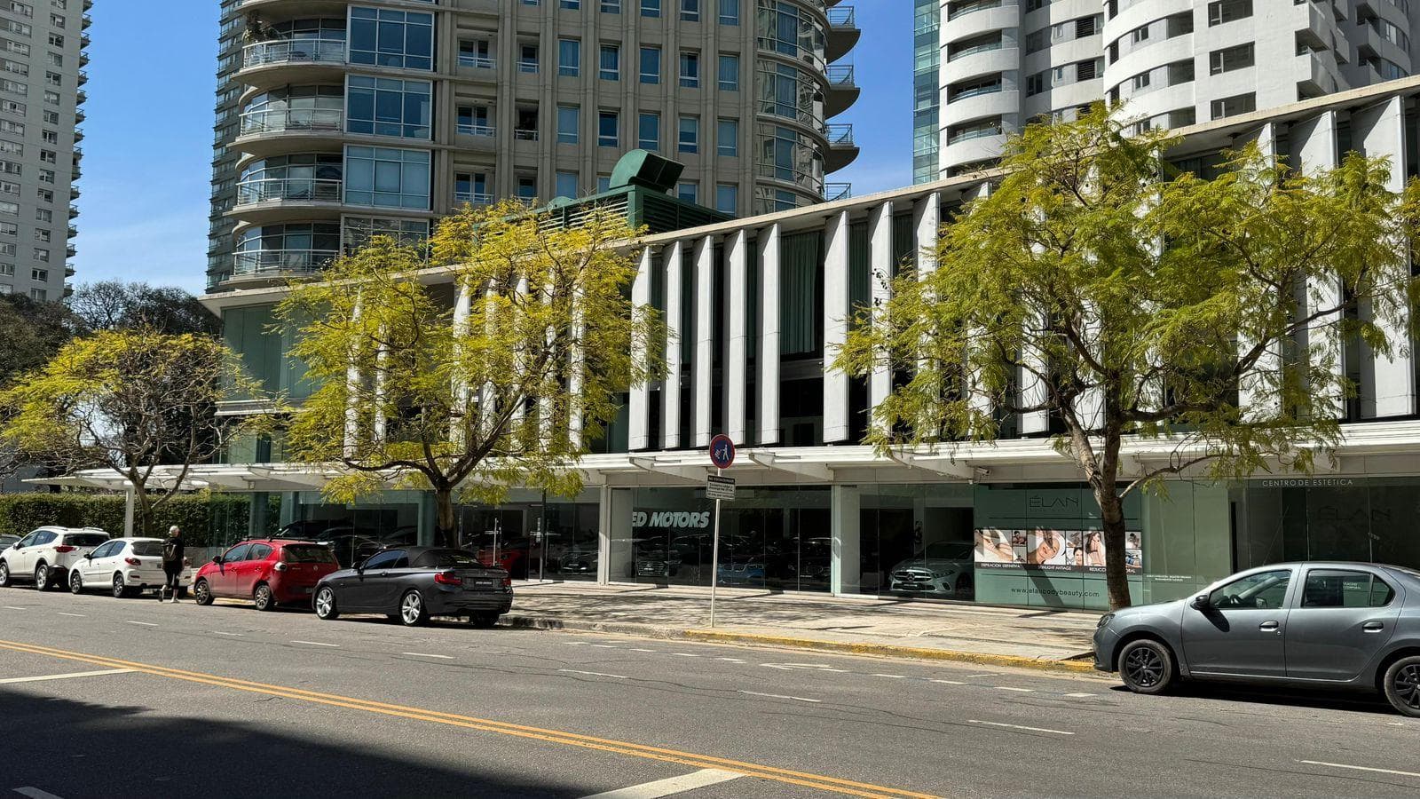 Local en Puerto Madero, amplio y luminoso - 1