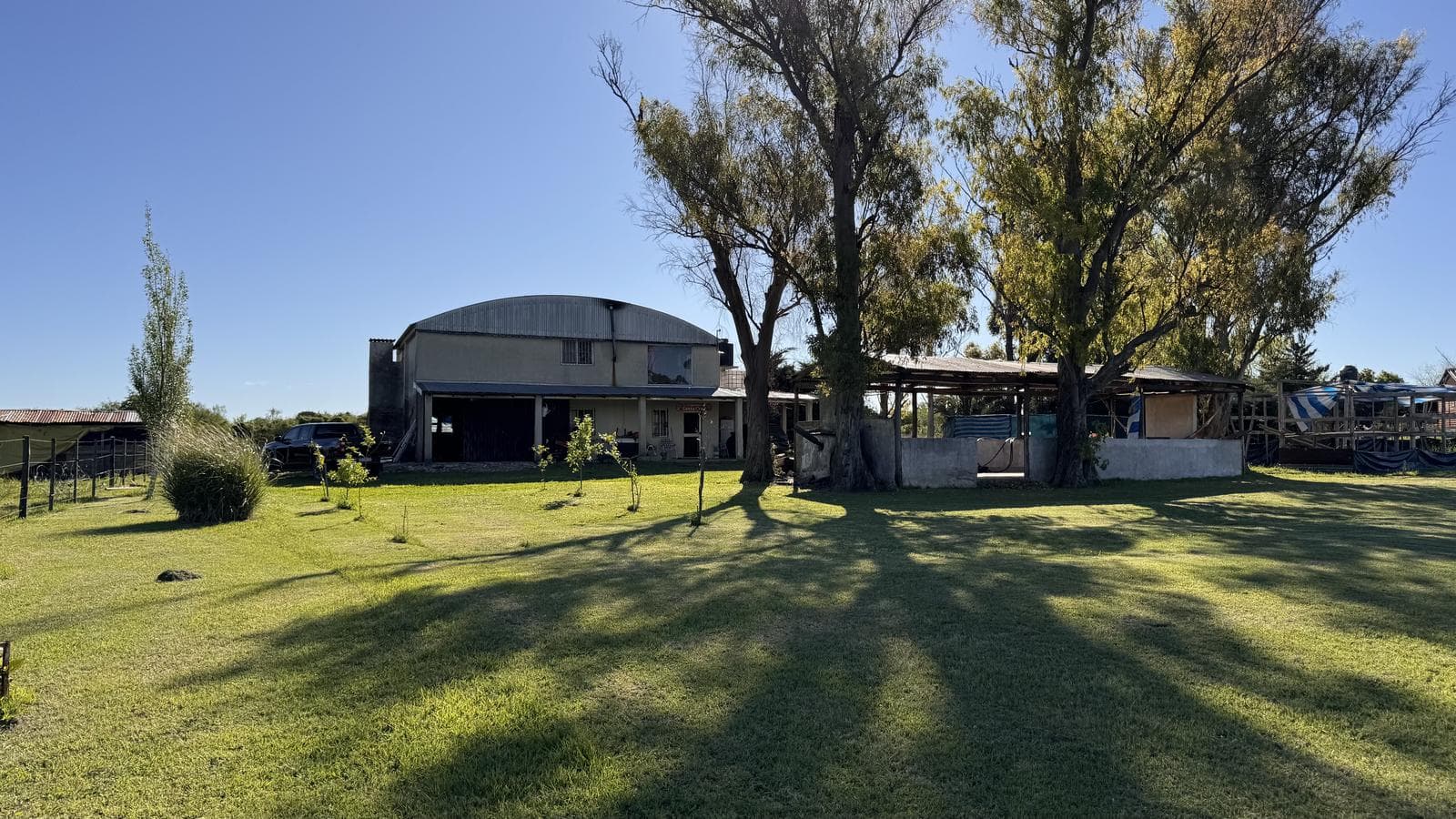 Casa con 1,92 Ha zona Ejido Colón - 1