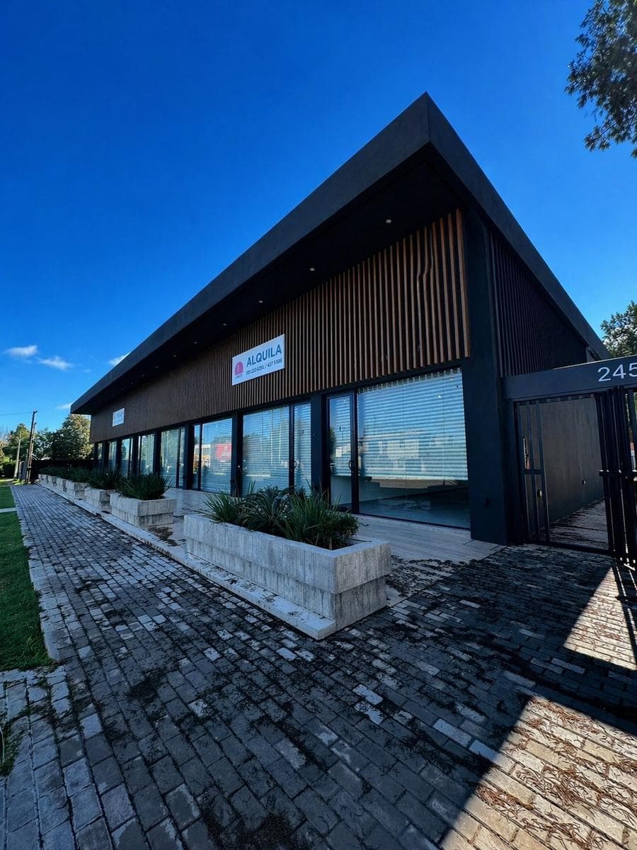 Local en Manuel B Gonnet - 1