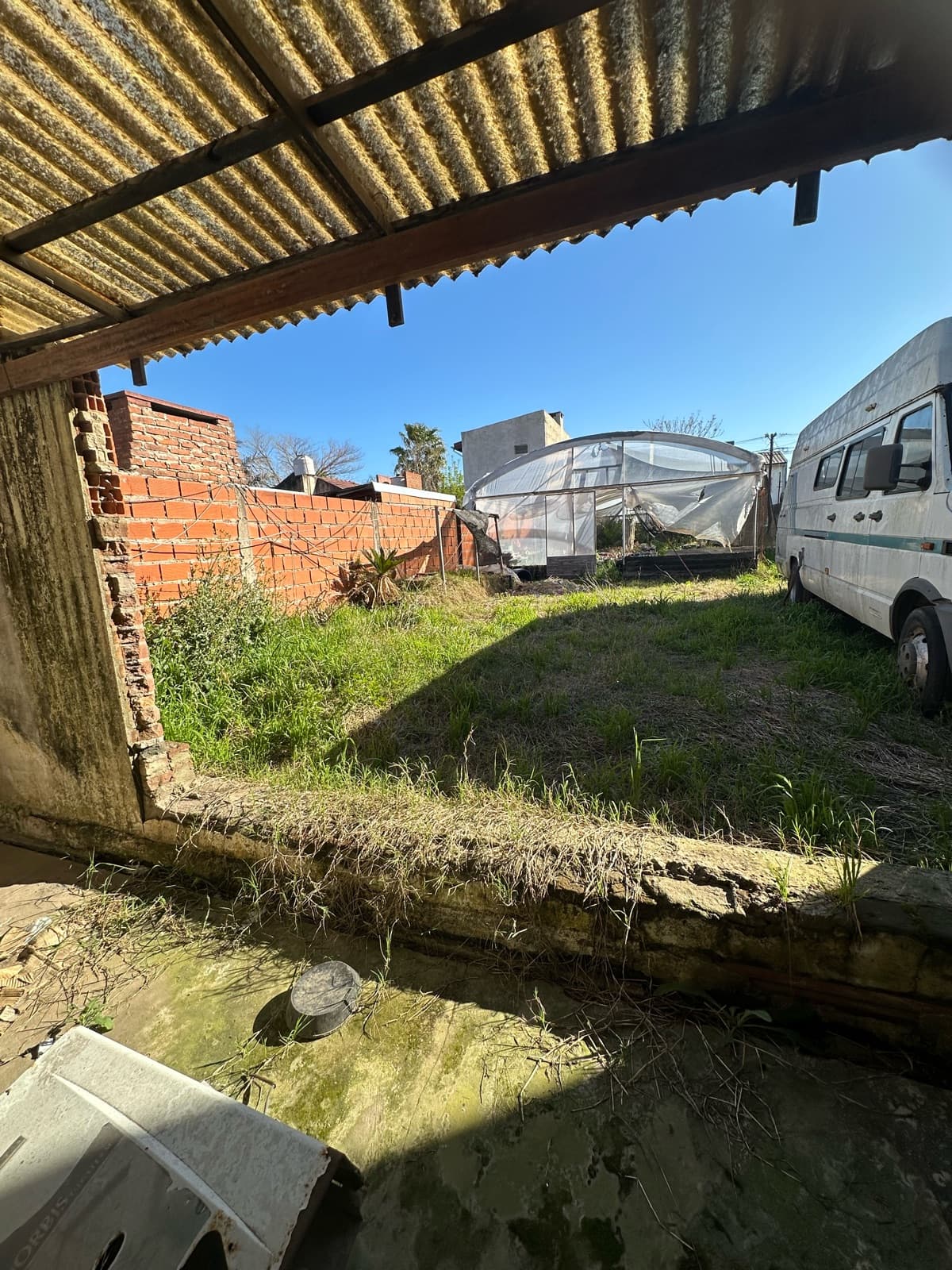 LOTE A LA VENTA SOBRE CALLE LOS NARDOS AL 2700 - 1