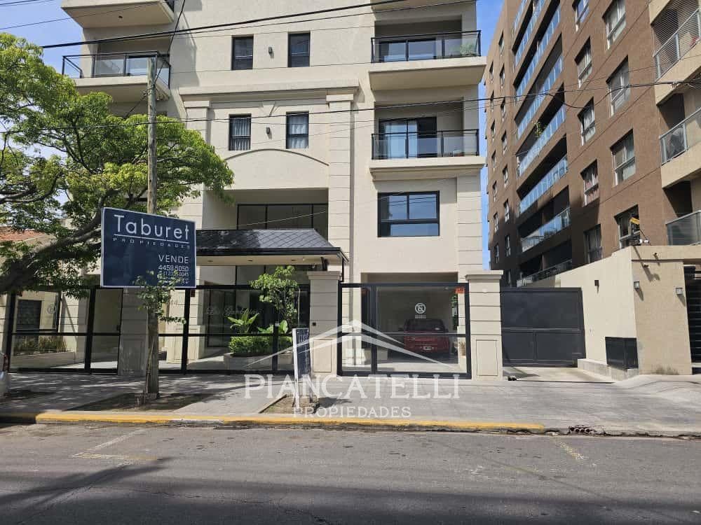 Cochera con excelente ubicación, en Ituzaingo Norte - 1