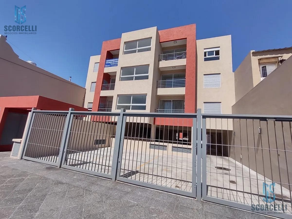 Moderno Ambiente de 30 m2 / Muy Luminoso al frente/ SUM con parrilla. - 1