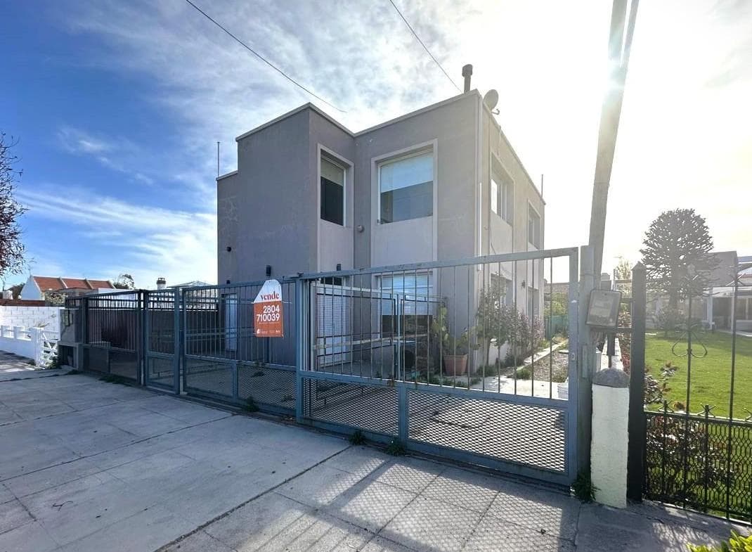 Propiedad Multifamiliar en Venta Ideal para Inversión - Playa Union. - 1