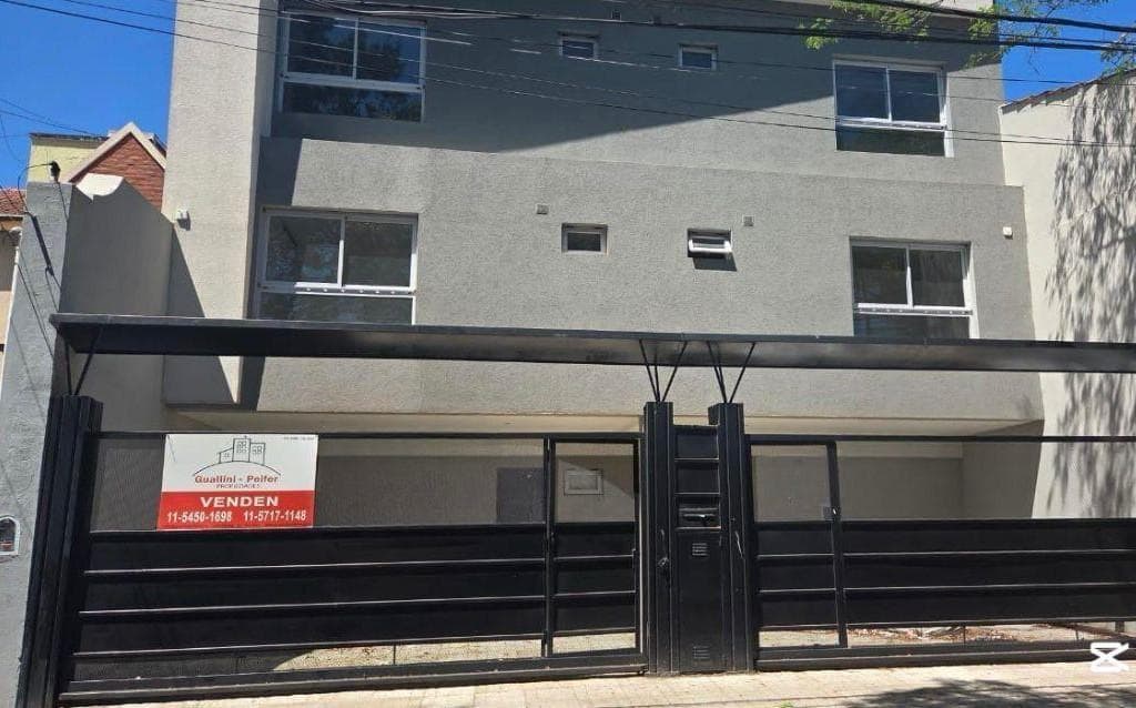 Triplex en Olivos - 1